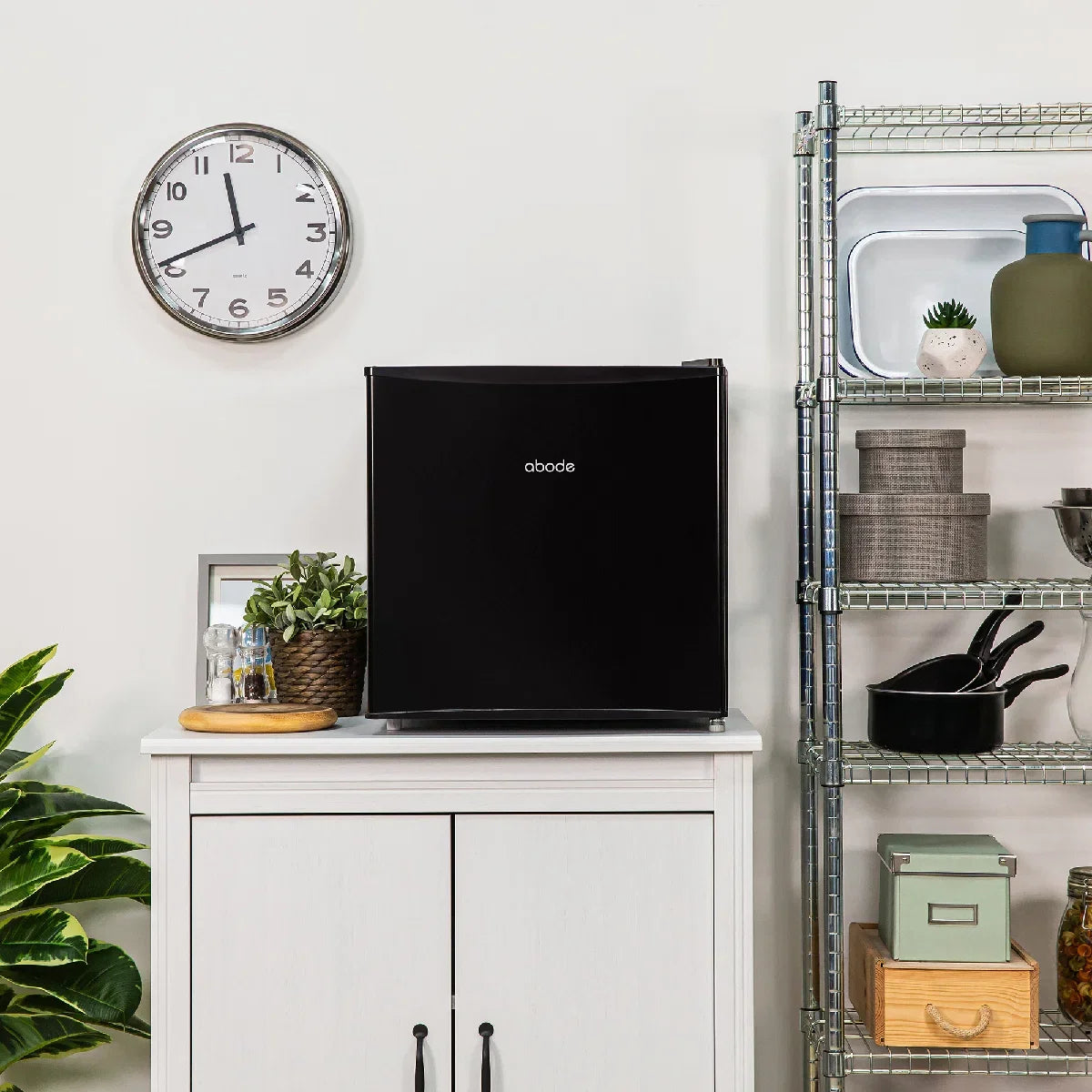 Abode ATTF0E1B 43L Compact Table Top Fridge - Black
