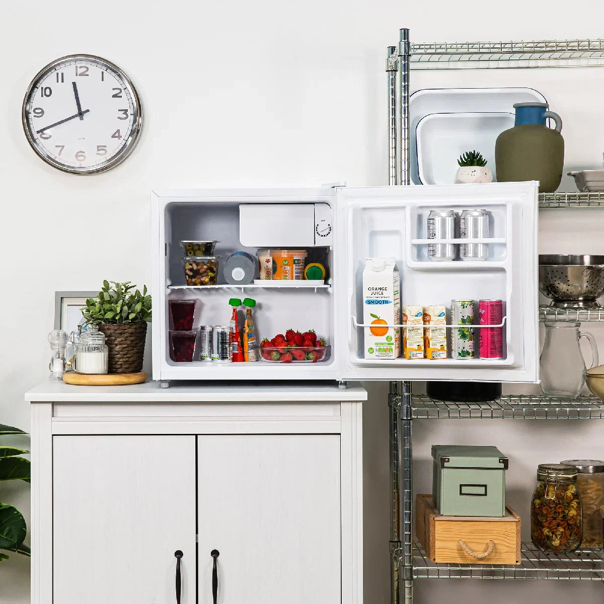 Abode ATTF0E1W 43L Compact Table Top Fridge - White