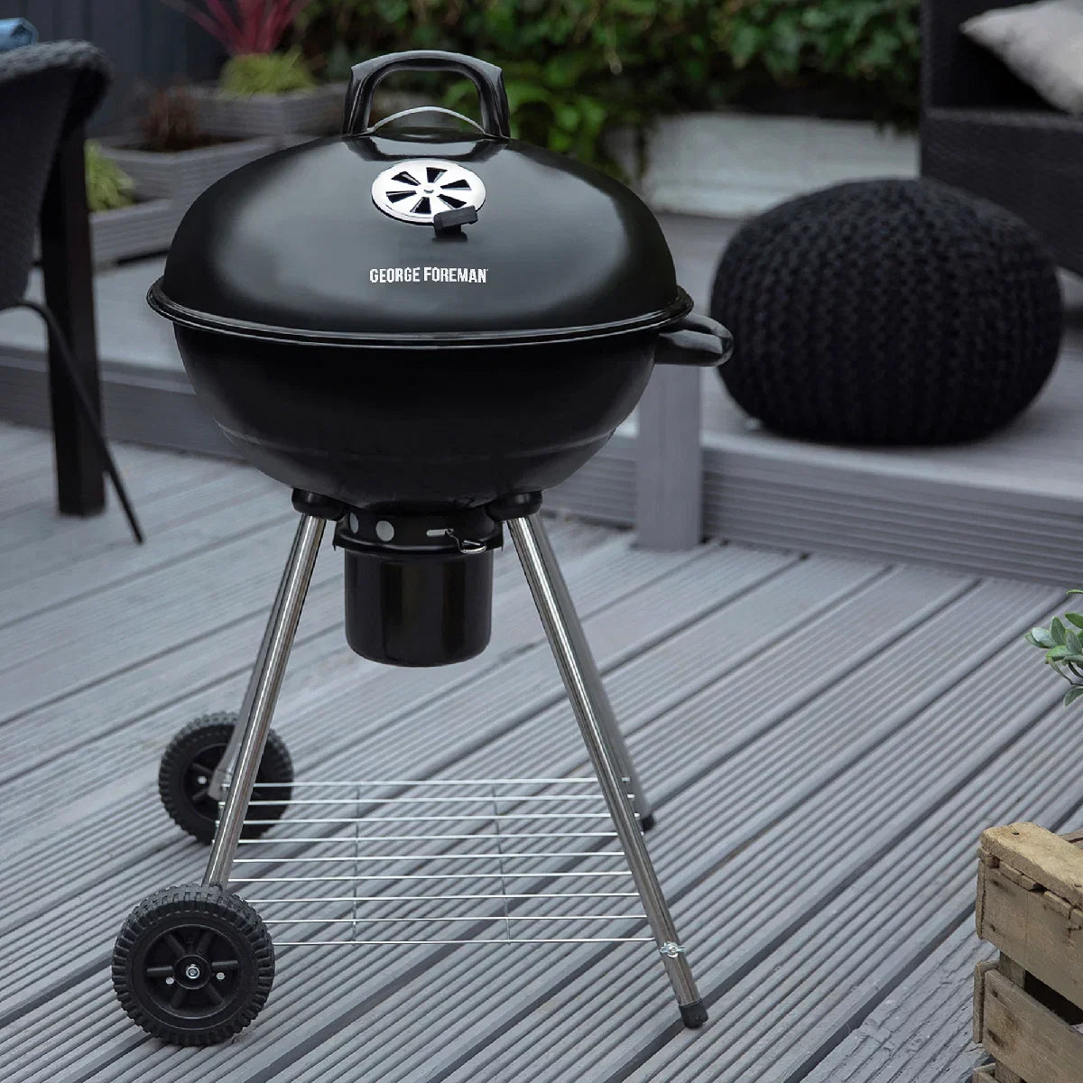 George Foreman GFKTBBQ Kettle Charcoal BBQ in Black