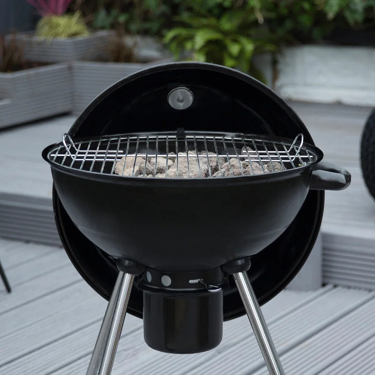 George Foreman GFKTBBQ Kettle Charcoal BBQ in Black