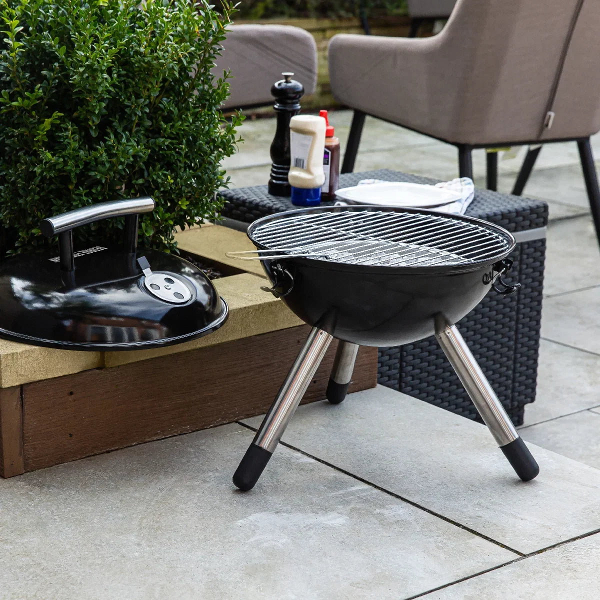 George Foreman GFPTBBQ1401B 14” Portable Charcoal BBQ Black