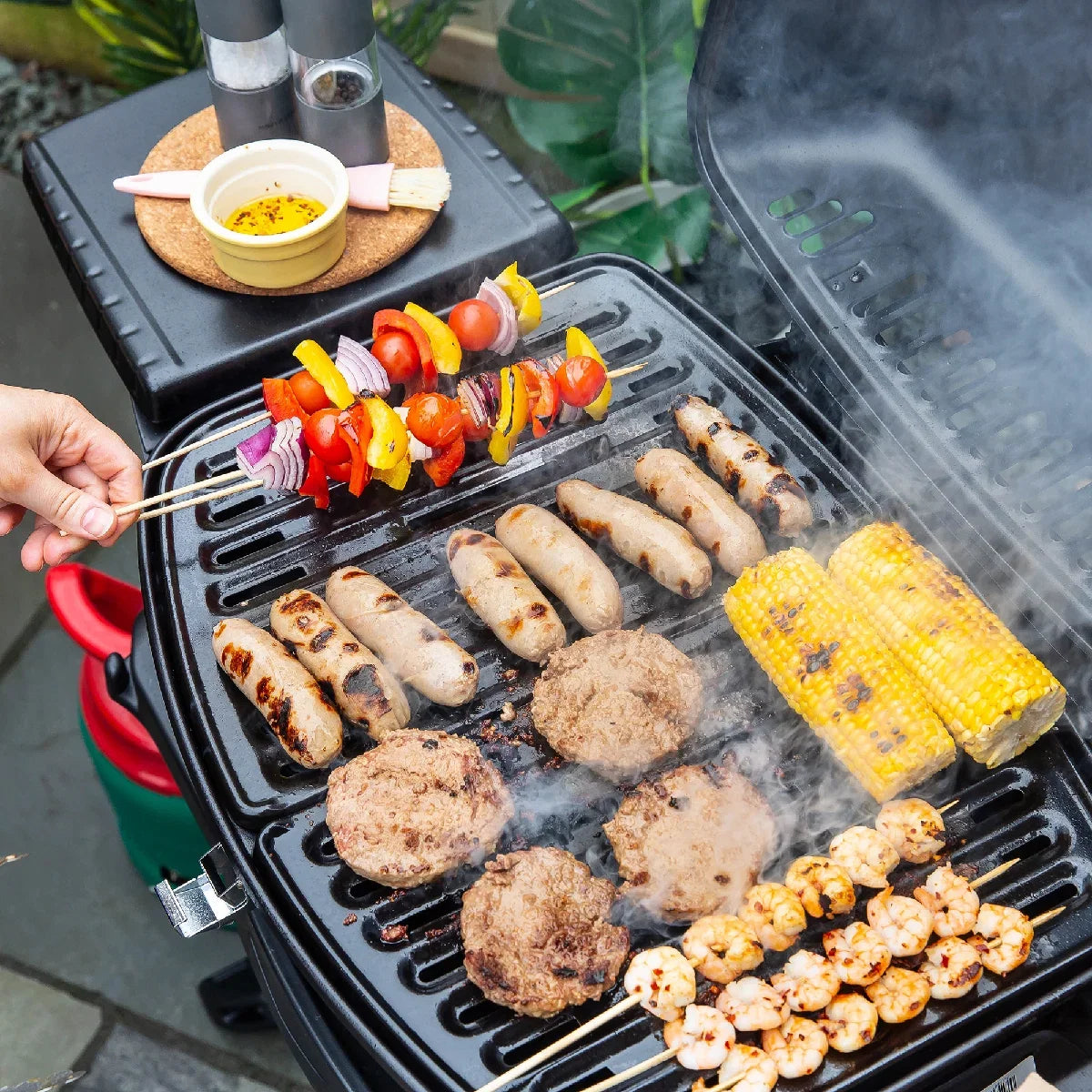 George Foreman GFSBBQ1TR Portable Gas BBQ 1 Burner with side shelves and trolley