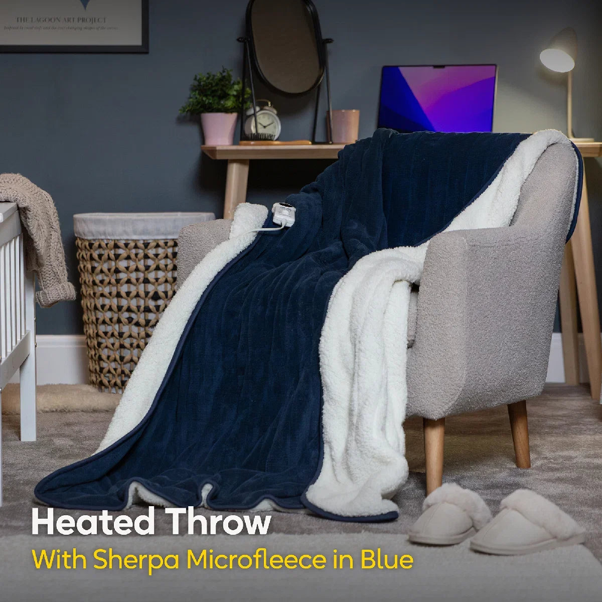 Russell Hobbs RHHT1003BLU Heated Throw W/Sherpa and Microfleece in Blue