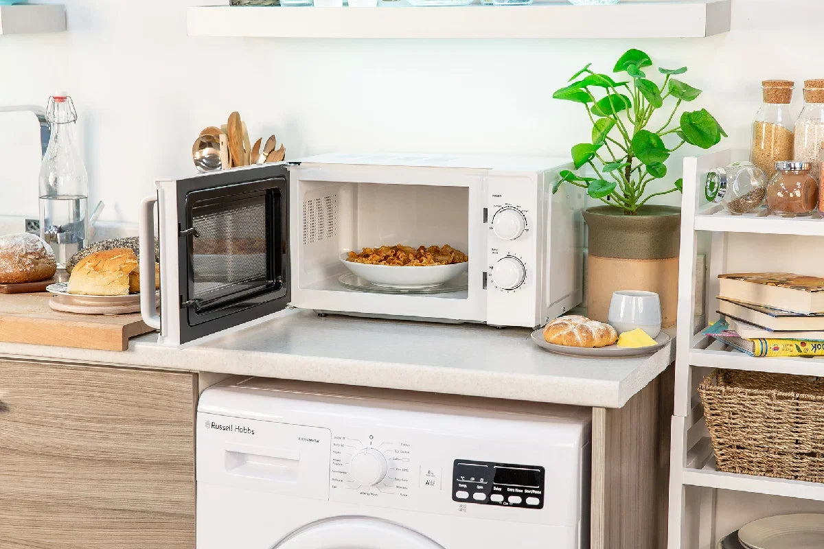 Russell Hobbs® RHM1725, Textures 17L 700W Manual Microwave in White