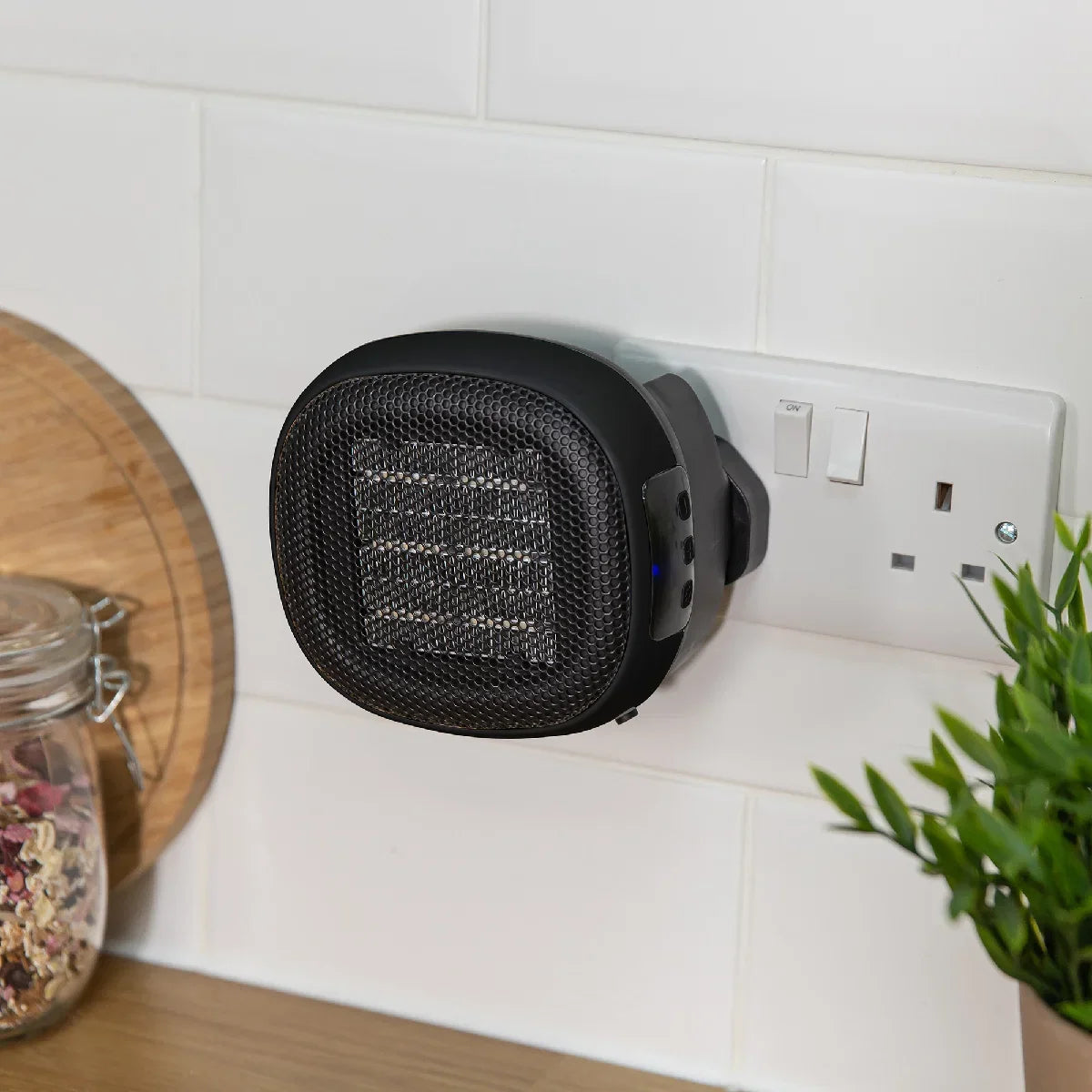 Russell Hobbs RHPH7001 700W Compact Ceramic Plug Heater in Black