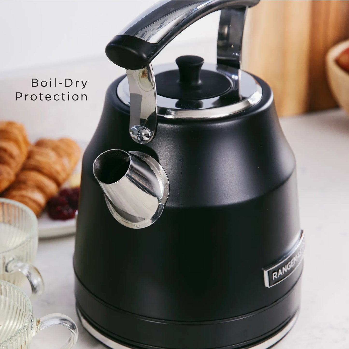 Rangemaster RMCLDK301BK Classic Kettle in Matt Black