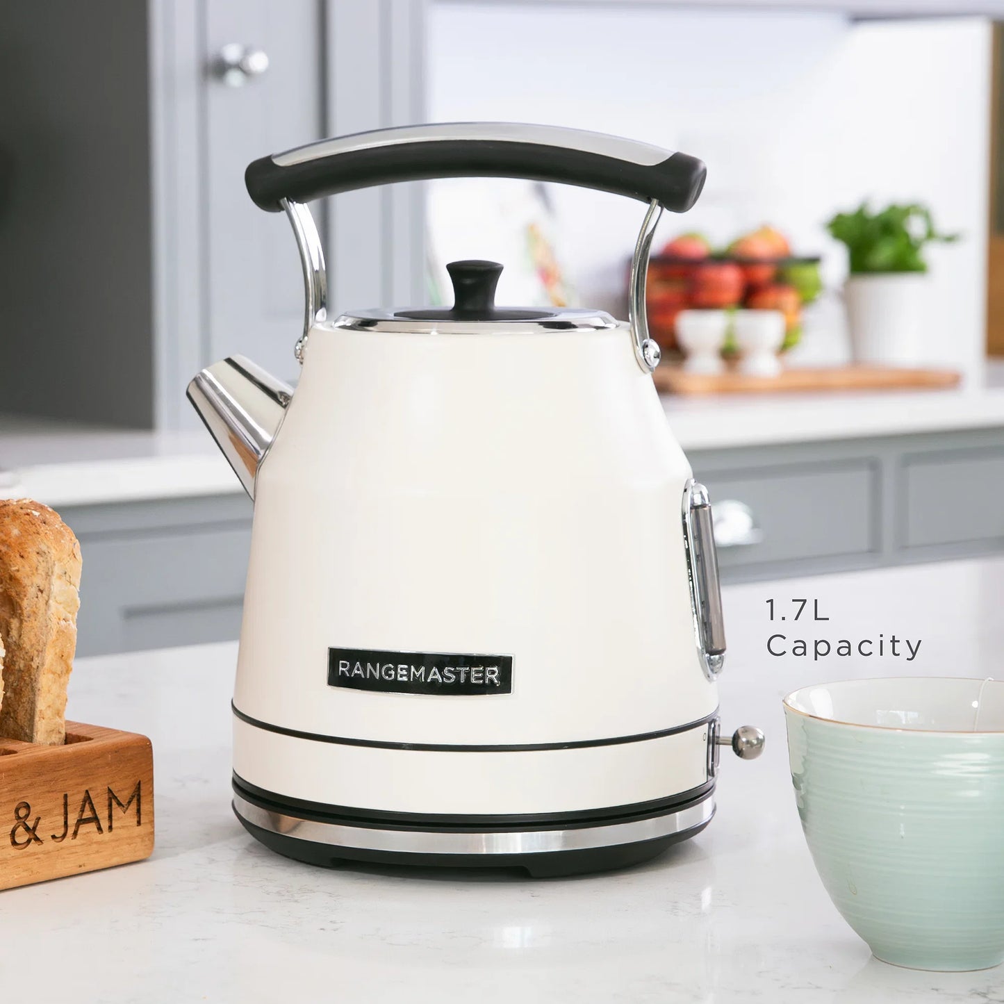 Rangemaster RMCLDK301CM Classic Kettle in Pale Cream