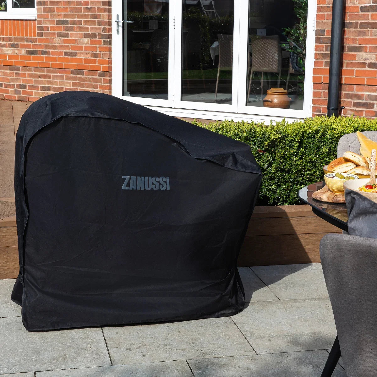 Zanussi ZCBBQ22TK-C Charcoal Trolley BBQ with Cover in Black