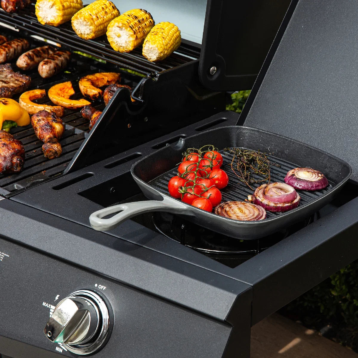 Zanussi ZGBBQ4B01-C 4-Burner Gas BBQ with Side Burner and Cover in Black and Stainless Steel
