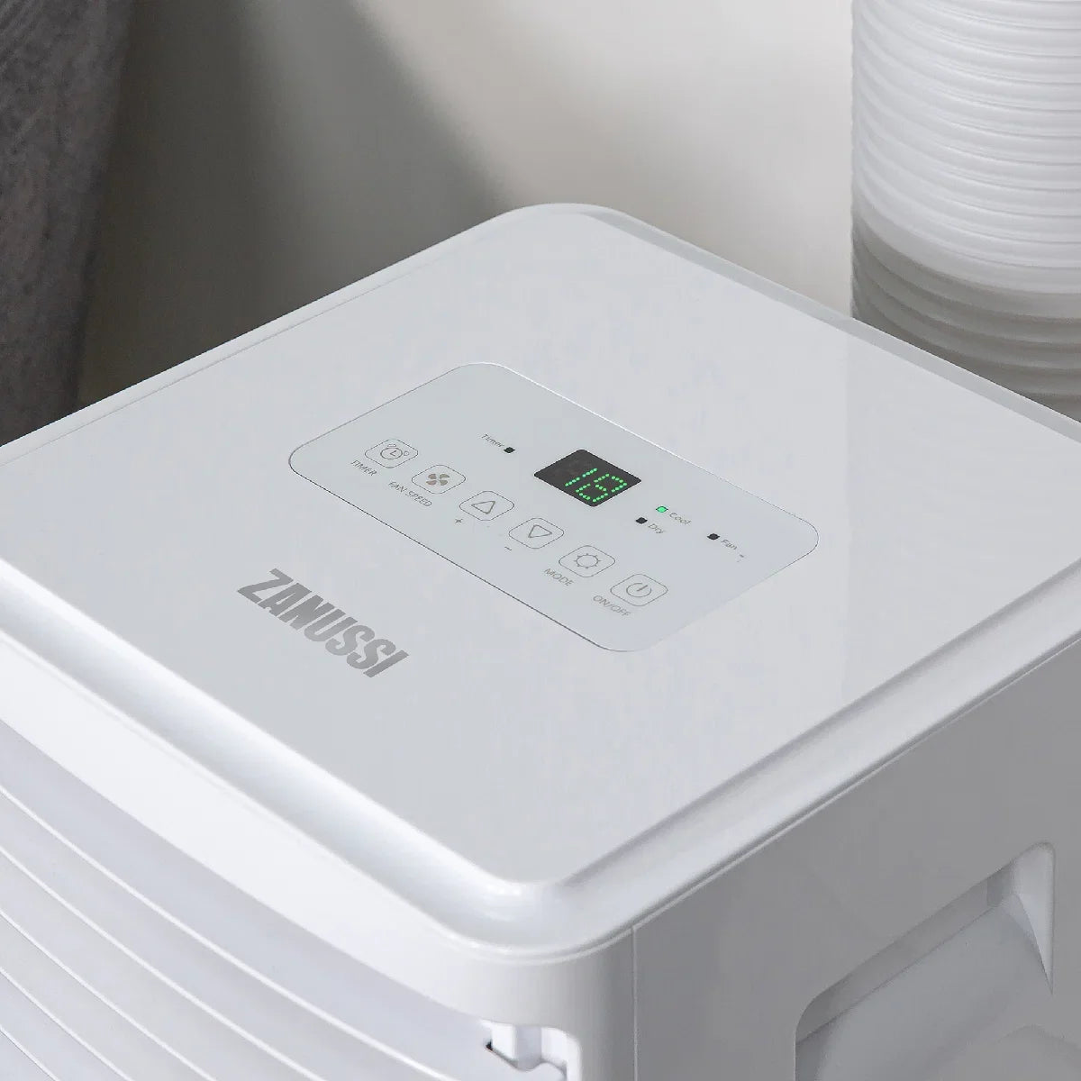 Zanussi ZPAC7001 Portable Air Conditioner, Dehumidifier & Air Cooler in White